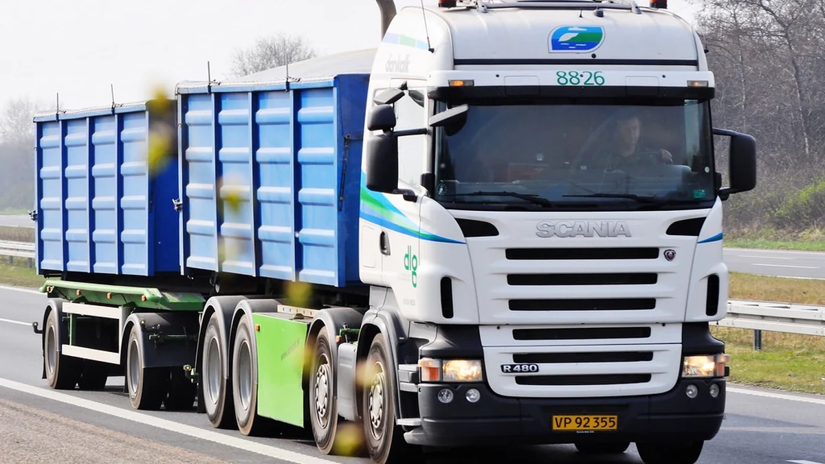 Real semi-trailer road operation before maintenance planning